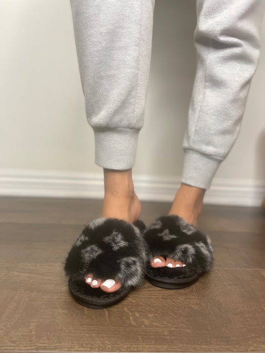 Sarahi Slippers-Black